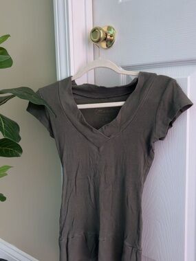 Women's V-Neck Short Sleeve Top - Gray